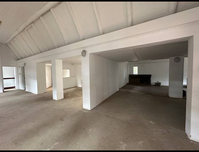 151.70M² OFFICE TO LET IN DIE HOEWES